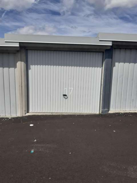 Garage / box fermé 13m2 en rez de