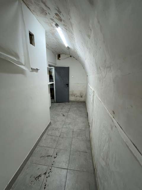 local mamy B .............15 metre/cube