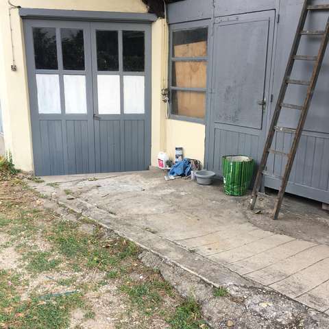 Entrepôt de stockage sécurisé quartier très tranquil ,