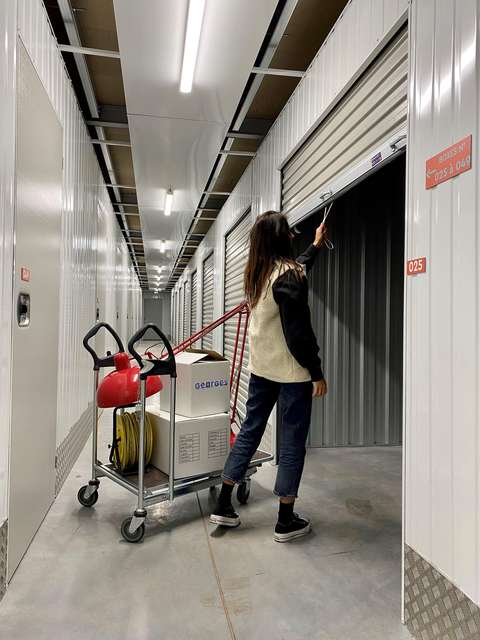 box 8m2 étage - sécurisé, accessible 24/7, ventilé