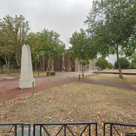 Parking sécurisé - accès badge 15 m2 Montigny-le-Bretonneux