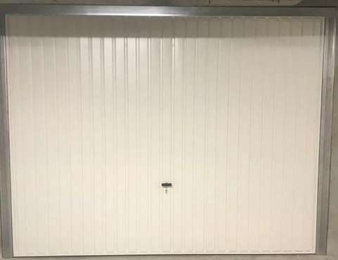 Garage fermé à louer