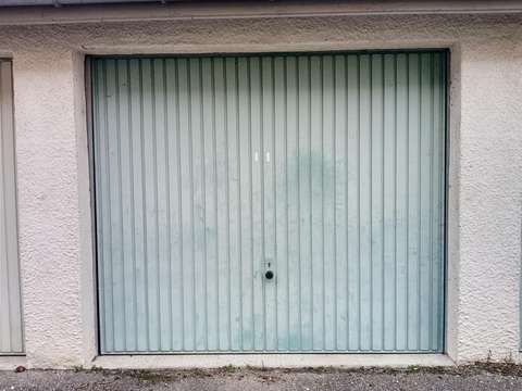 Location box fermé à Certines