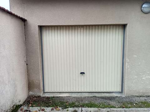 location grand garage proche Bourg