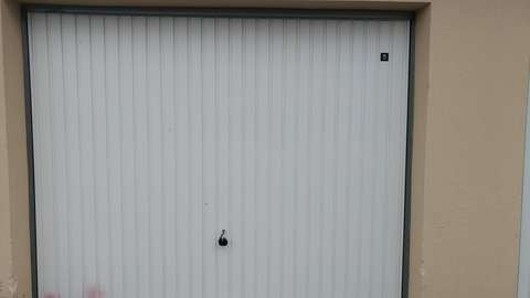 Box à louer : stockage ou parking fermé