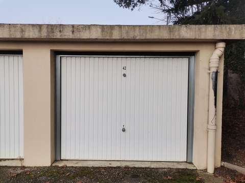 Box individuel fermé / Jassans-Riottier / Villefranche