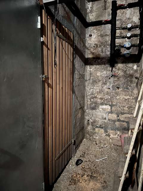 Cave sécurisée - 5m² avec belle hauteur sous