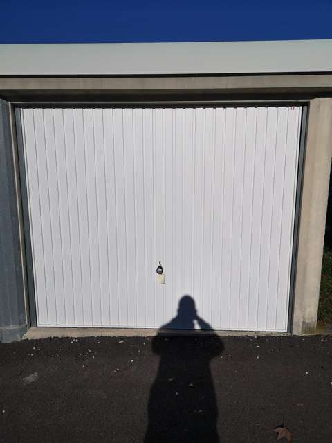 Garage fermé - Box - 13m²
