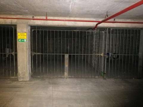 grande place de parking boxée de 15m2 à