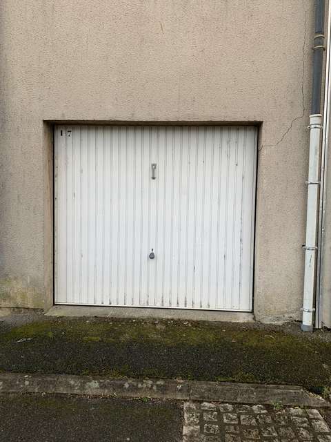 Box stockage / garage fermé / Artenay
