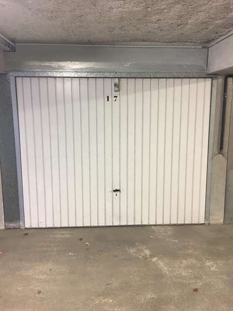 Garage fermé / Parking/ Nantes
