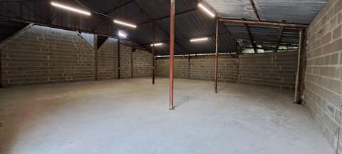 170m2 de locaux de stockage