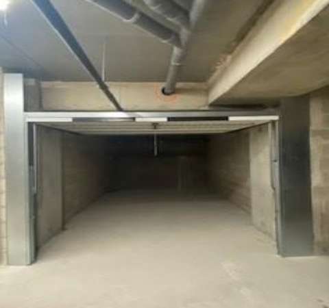 Box de stockage neuf sécurisé - 14 m²