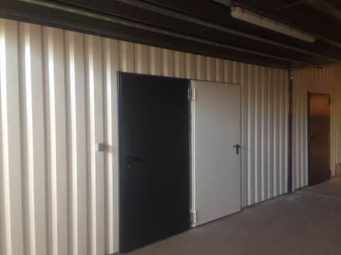 Box de 9 m2 à Champforgeuil