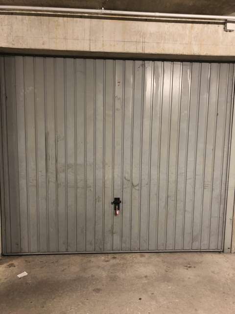 Location d'un garage fermé en sous-sol : Valence