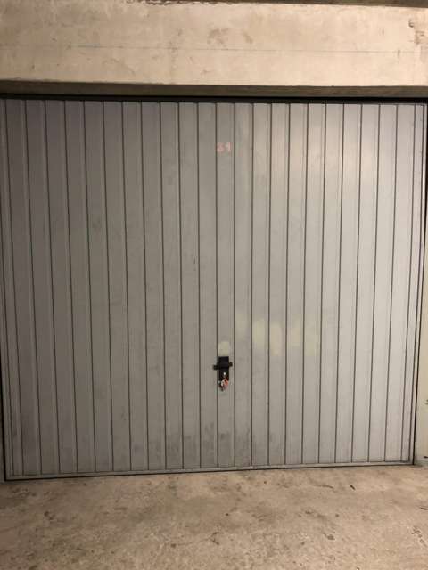 Location d'un garage fermé en sous-sol : Valence