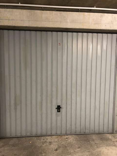Location d'un garage fermé en sous-sol : Valence