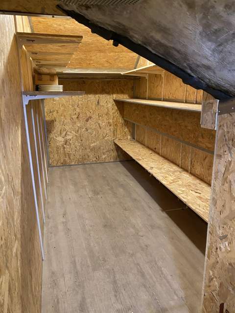 Cave saine 8m² - Marais rue Saint Gilles