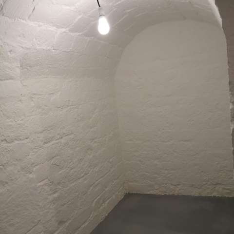 Cave 7m2 rénovée/sécurisée à Paris 1er