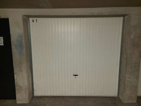 Location box fermé 13m2 à Annemasse