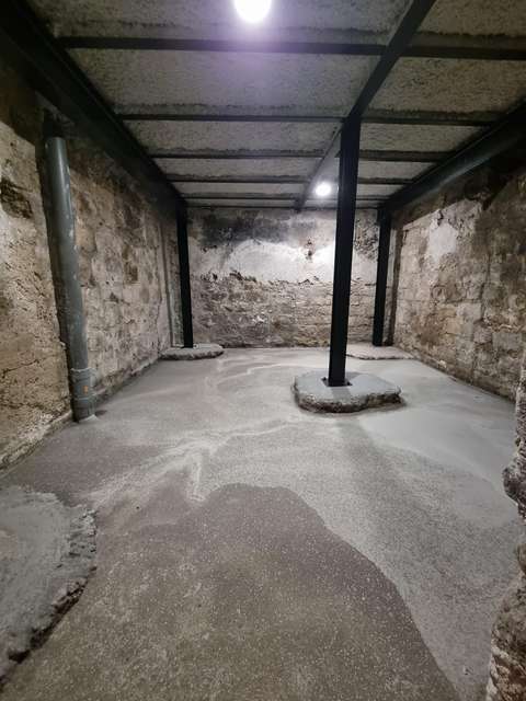 Cave à louer entre Voltaire et Charonne (Paris