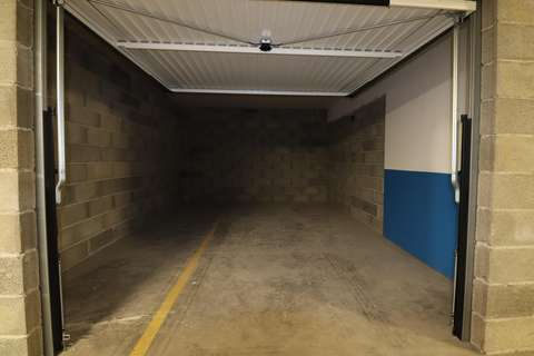 Garage idéal stockage ou parking sécurisé de 20m2