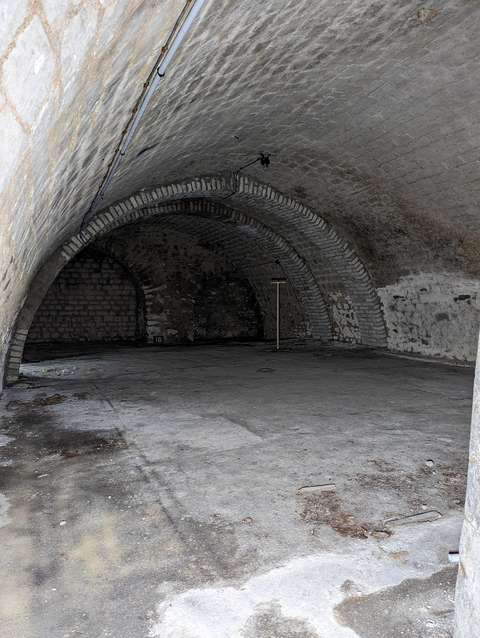 Cave hyper centre reims