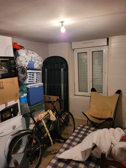 Pièce dans maison