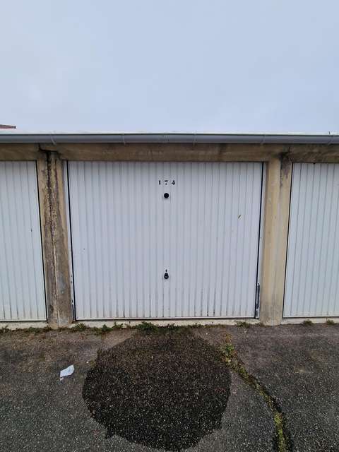 Box de 13 m² à Montigny-Le-Bretonneux