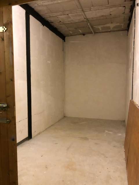 Box de stockage dans résidence 15 m² hauteur