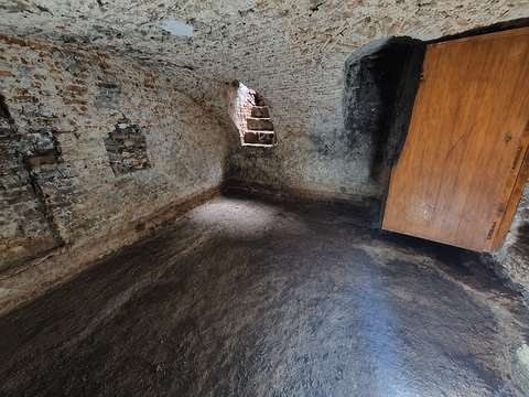Cave pour stockage vieux lille avec compteur électrique