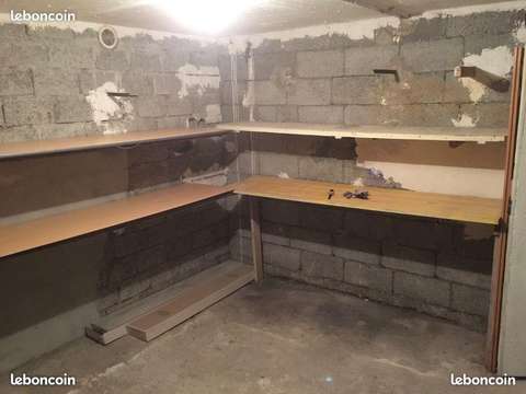 Cave 12m2 avec rangements. De plein pied
