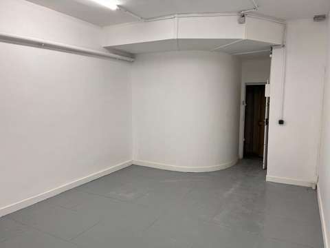 Location cave 28 m2 saine et propre