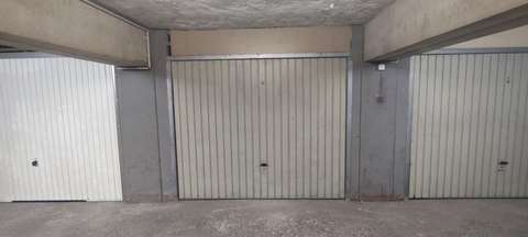 INTRA - Garage fermé sécurisé / Stationnement