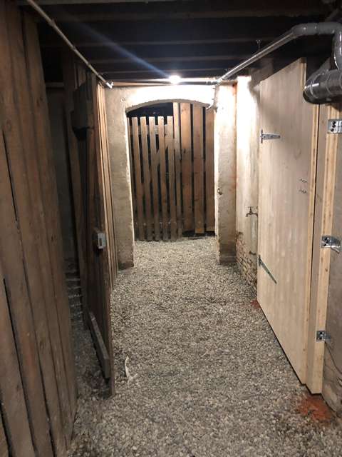 Cave 50 m2 environ - Bayard - Jeanne