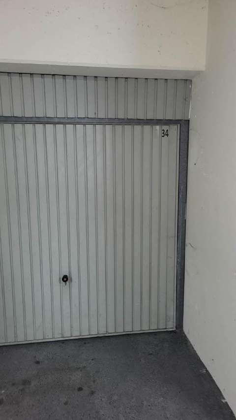 garage / box à louer de 11 m²