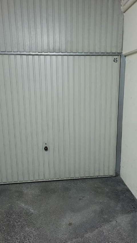 garage / box à louer de 11 m²