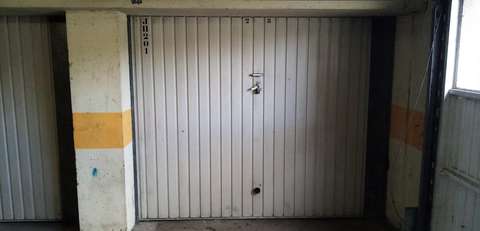 Garage privé / stationnement / Barentin