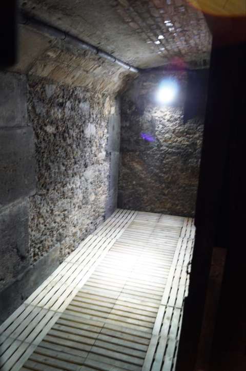 Location d'une cave - 7m2 - Monceau XXXXX