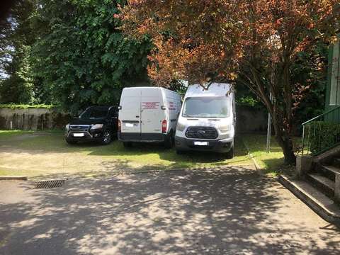 Villiers sur Marne : Grande place de parking