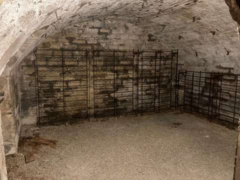 Loue cave 12,5m2 Paris 4ème