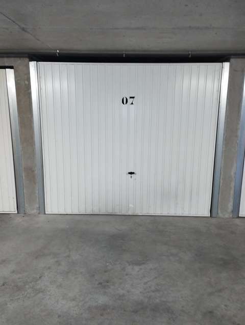Box 13m² sécurisé pour stationnement ou stockage