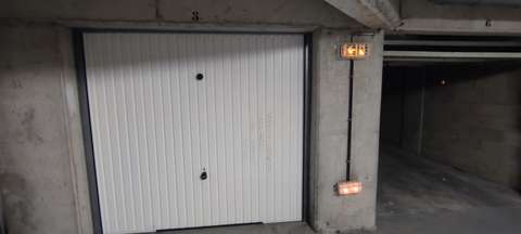 Garage/box de stockage de 13 m² à louer