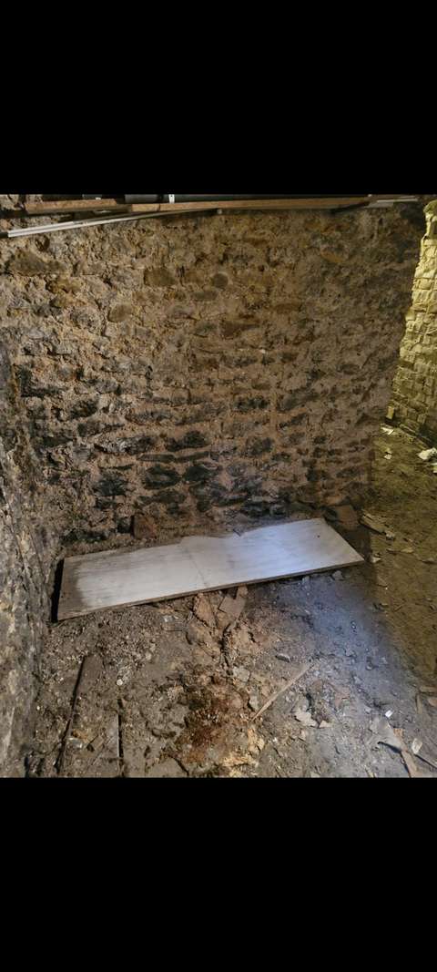 Cave sous terraine