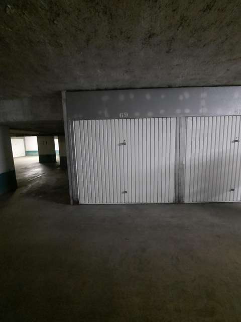 Garage privé à louer