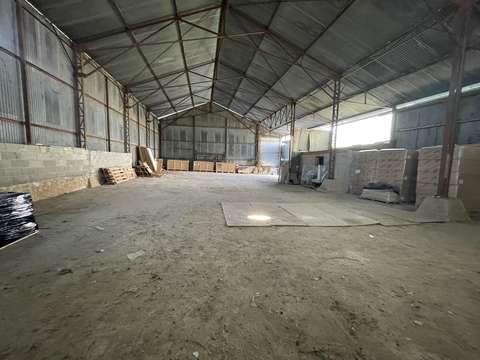 HANGAR DE STOCKAGE