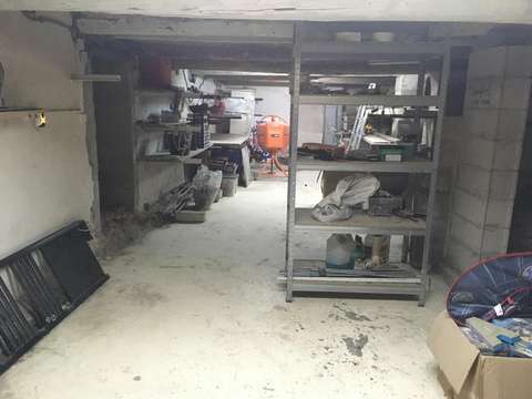 Cave avec accès rue