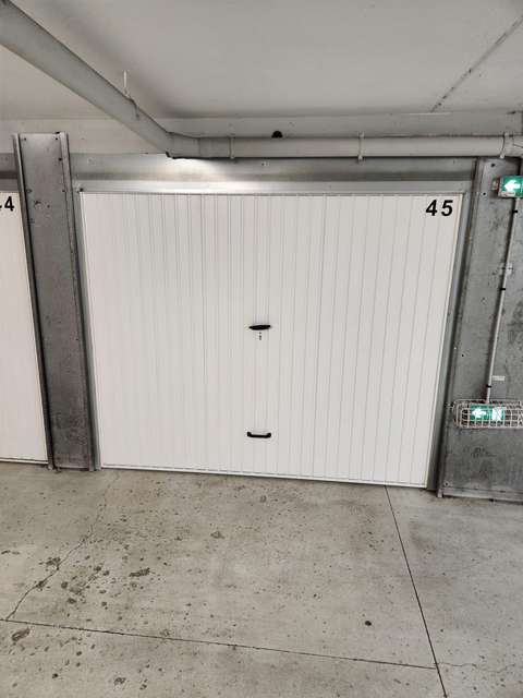 Parking fermé de 18m²