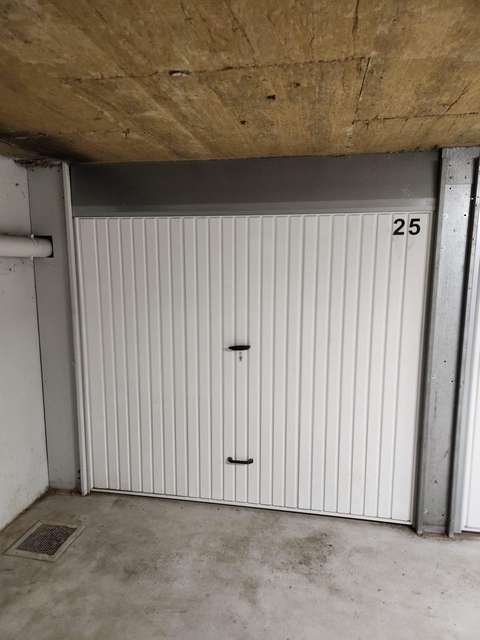 Espace pour stationnement véhicule à louer