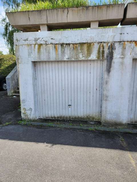 Location box pour stockage ou stationnement